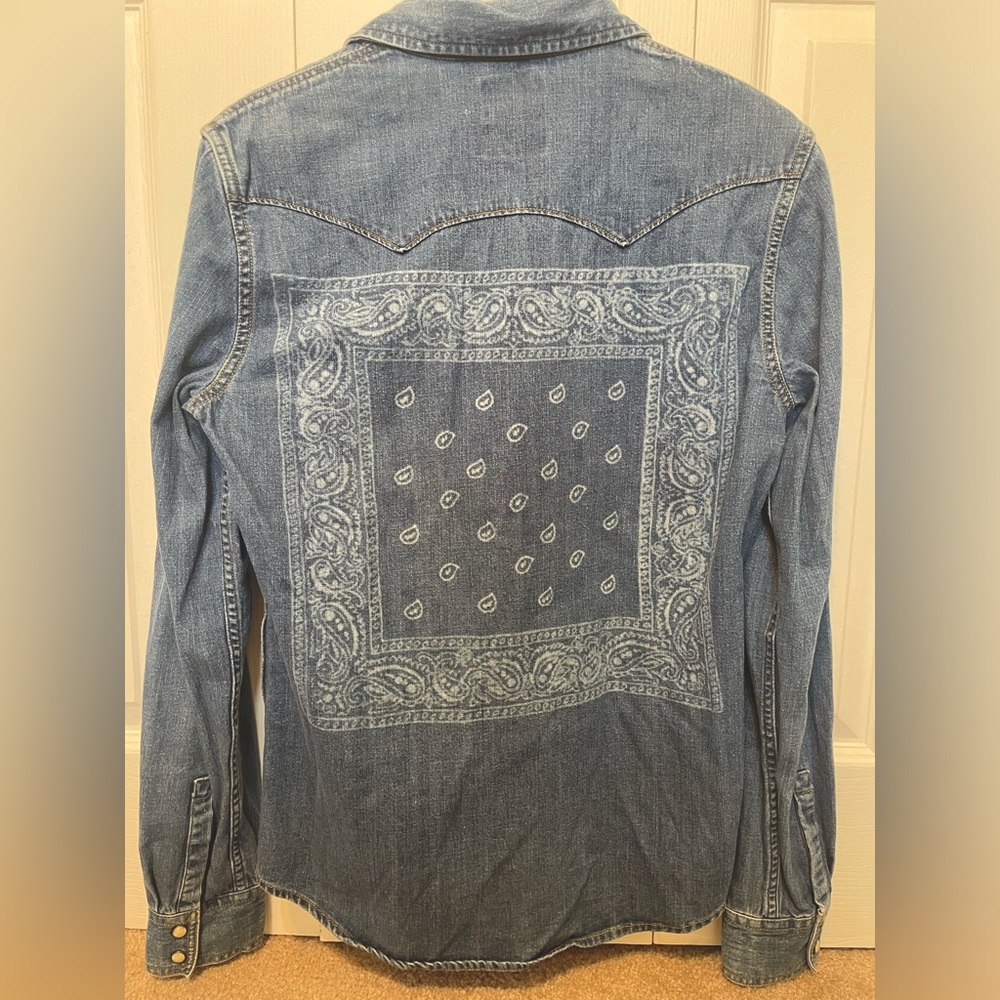 Levi’s Pearl Snap Denim Button Down Small Western Bandana